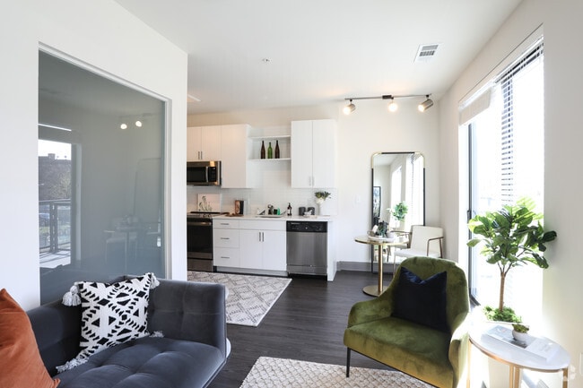 1BR, 1BA - 570 SF - Trellis House