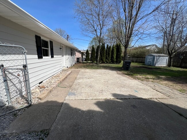 Photo - 7501 Powell Ave