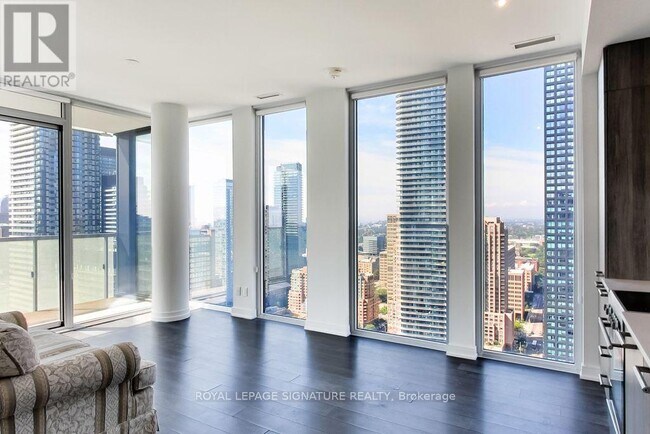 28 Wellesley St E Unit 3402