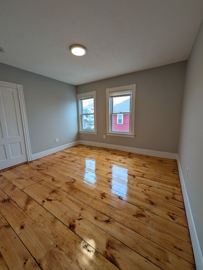 Photo - ? Recently Renovated 2-Bedroom Apartment ? Unidad 2