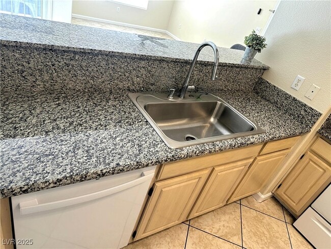 Building Photo - 555 E Silverado Ranch Blvd Unit 1002