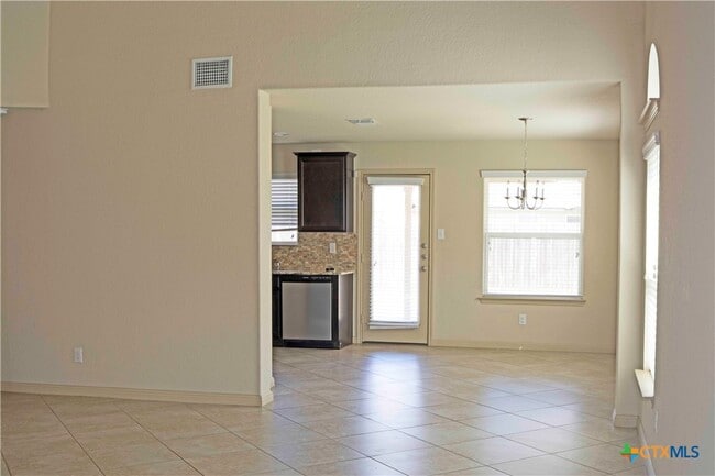 Photo - 864 Foxfire Dr