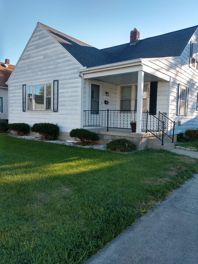 Photo - 206 West Street House