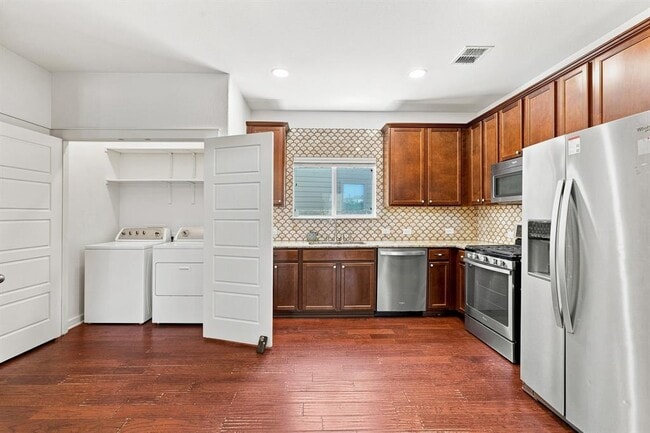 Photo - 2101 Rivers Edge Way