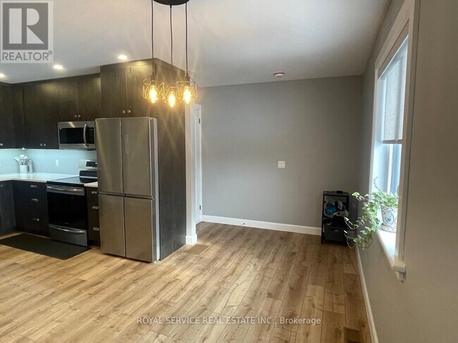 Photo - 812 Centreton Rd