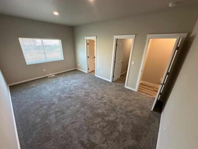 Photo - 9006 Nafizah Wy