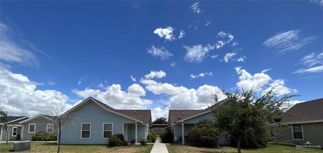 Building Photo - 11 Quitaca Dr Unit D