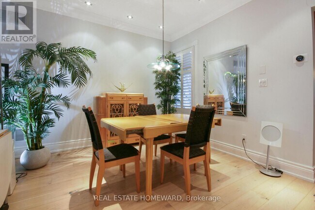 Photo - 55 Woodbine Ave