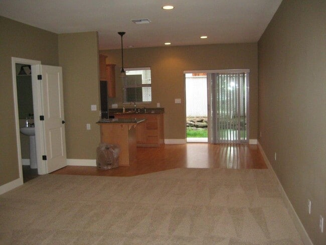 Photo - Townhome in Central Point