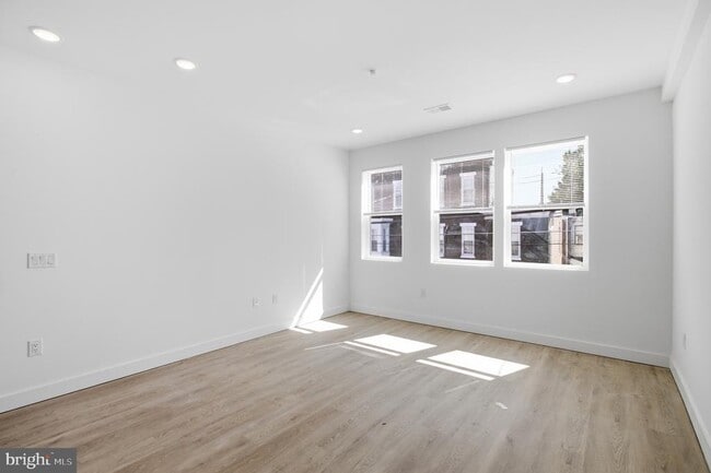 Photo - 2554 N 12th St Unit 2