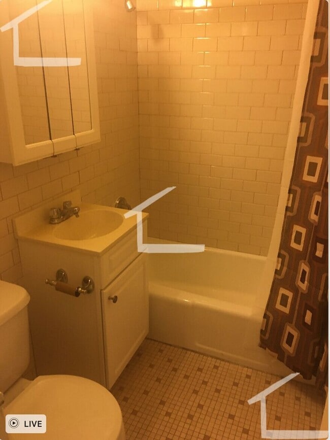 Photo - 360 Market St