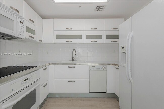 Photo - 6580 Indian Creek Dr Unit 310