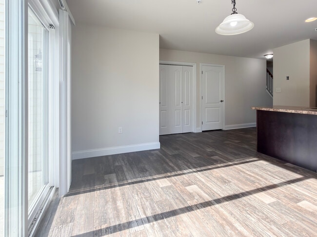 Photo - 141 Cedarwood Dr