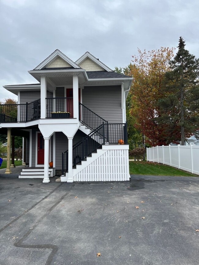 4 Water St Unit B