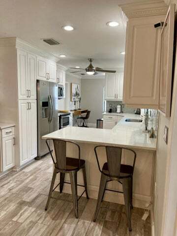 Photo - 115 NE 18th St