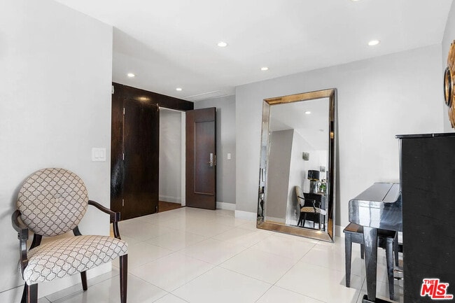 Photo - 121 S Palm Dr Unit 601