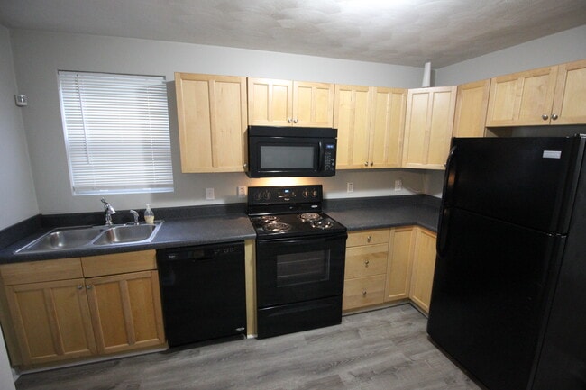 Photo - 1300 W 26th St