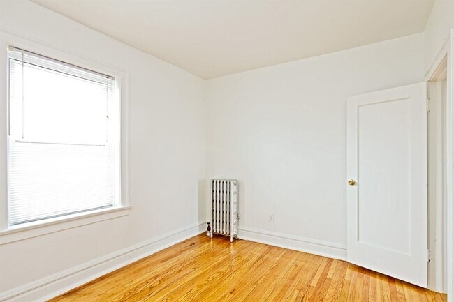 Photo - 10201 S St Lawrence Ave 601-05 E 102nd Chicago, IL 60628