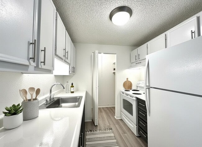 Photo - West on Murray Apartments