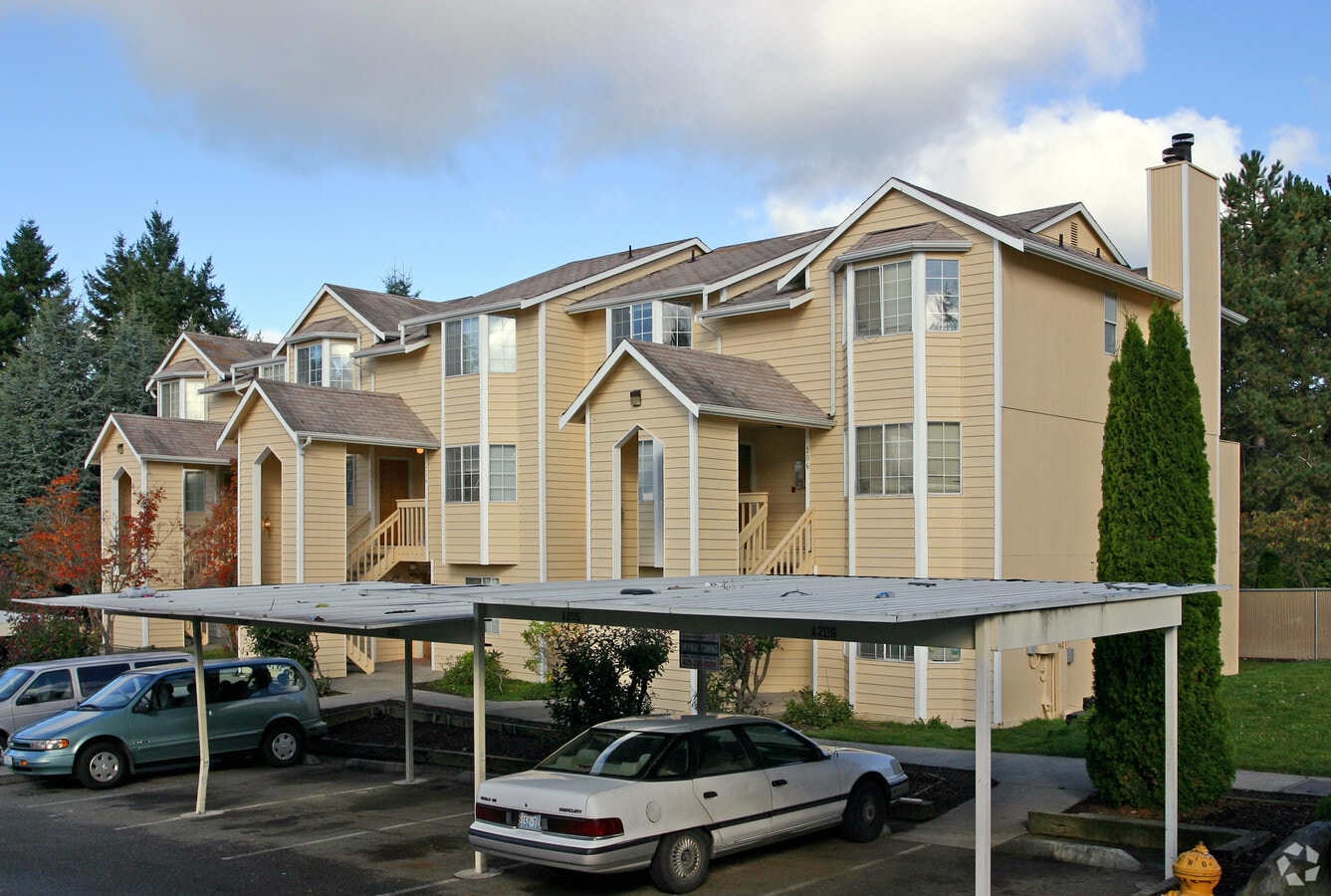 Sunset Square Apartments - Sunset Square Apartments