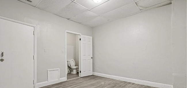 Photo - 255 W Lombard St Unidad 3