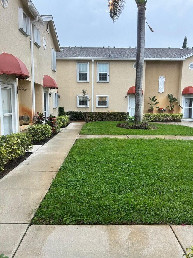 Photo - 369 Waterside Dr