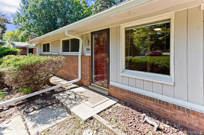 Photo - 3765 Ruthland Rd