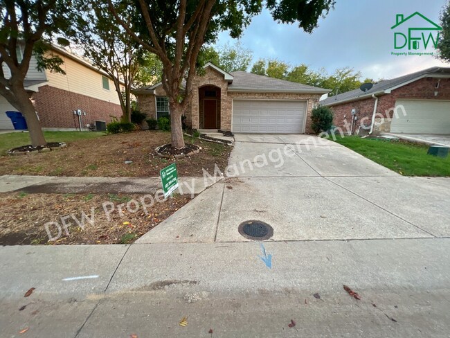 Photo - 6917 Willow Crest Dr House