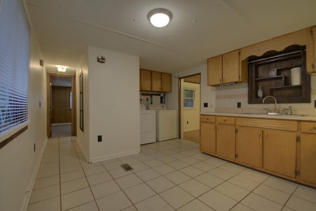 Photo - 54 Dillingham Rd