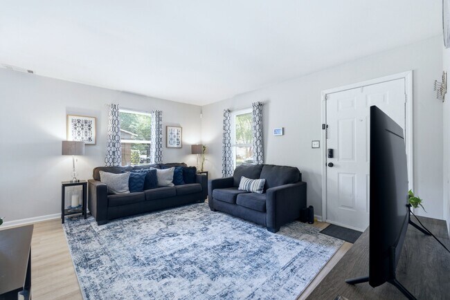 Photo - 818 Dedmon Dr