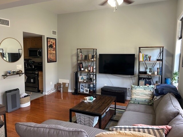 Photo - 365 1st St Unidad 4