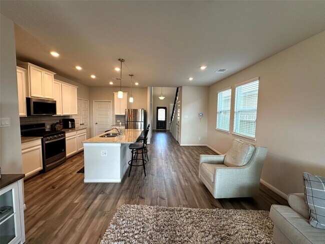 Photo - 7076 Silverleaf Oak St