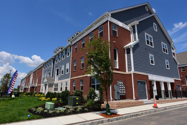 Building Photo - Bayonne Bay Rental