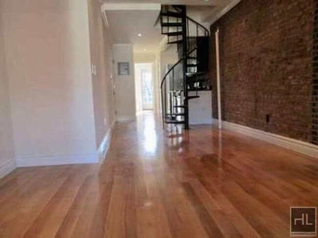 Building Photo - E 28TH ST.