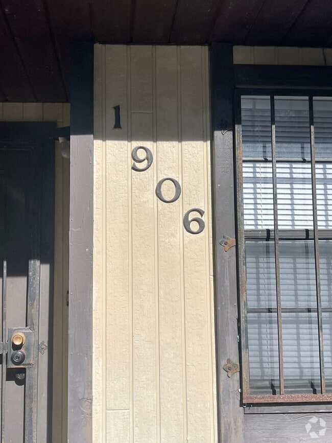 Building Photo - 1906 SW 69th Dr Rental