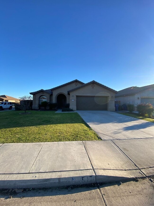 Photo - Affordable 3 BD 2 BA house in SE Bakersfield Near Union Ave & Berkshire Road