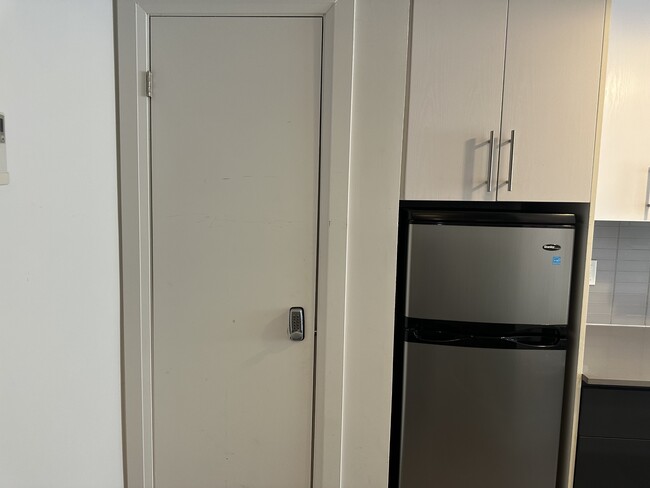 Photo - 595 St Clair Ave W Unité 5