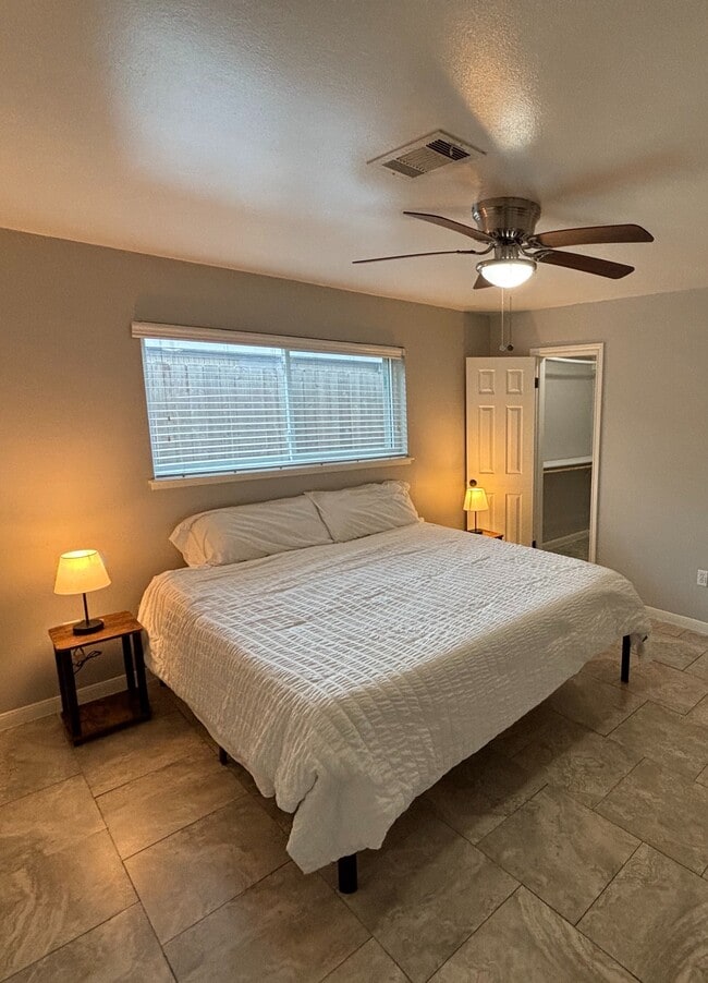 Photo - 9423 Fairdale Ln Unidad A Rental