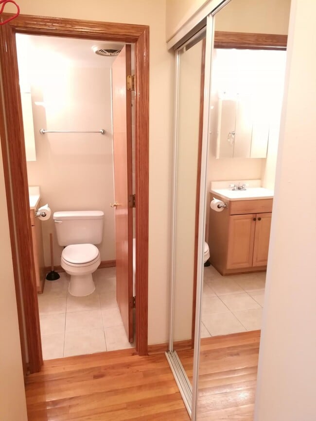 Photo - 4600 N Cumberland Ave Unidad 505