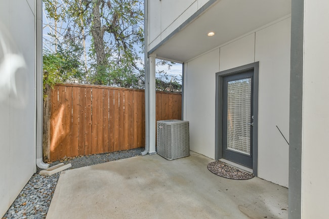 Photo - 8411 Hempstead Rd Unit H