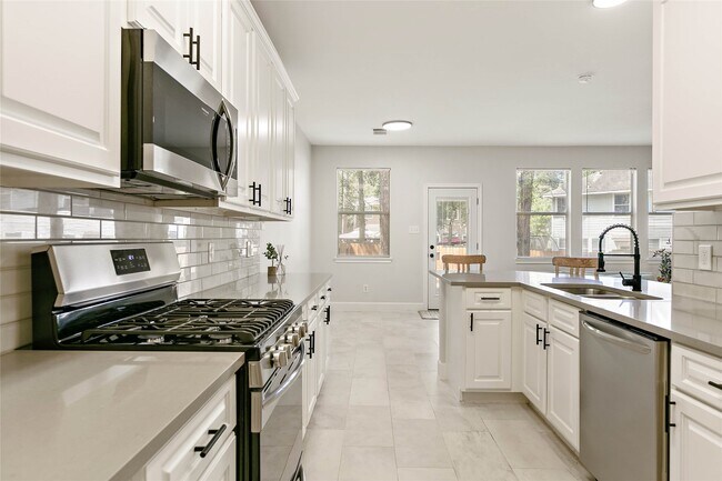 Photo - 10 Scenic Brook Ct