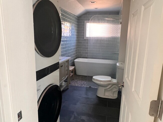 Photo - 333 Cedar Ave