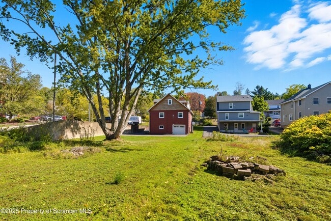 Photo - 123 N State St
