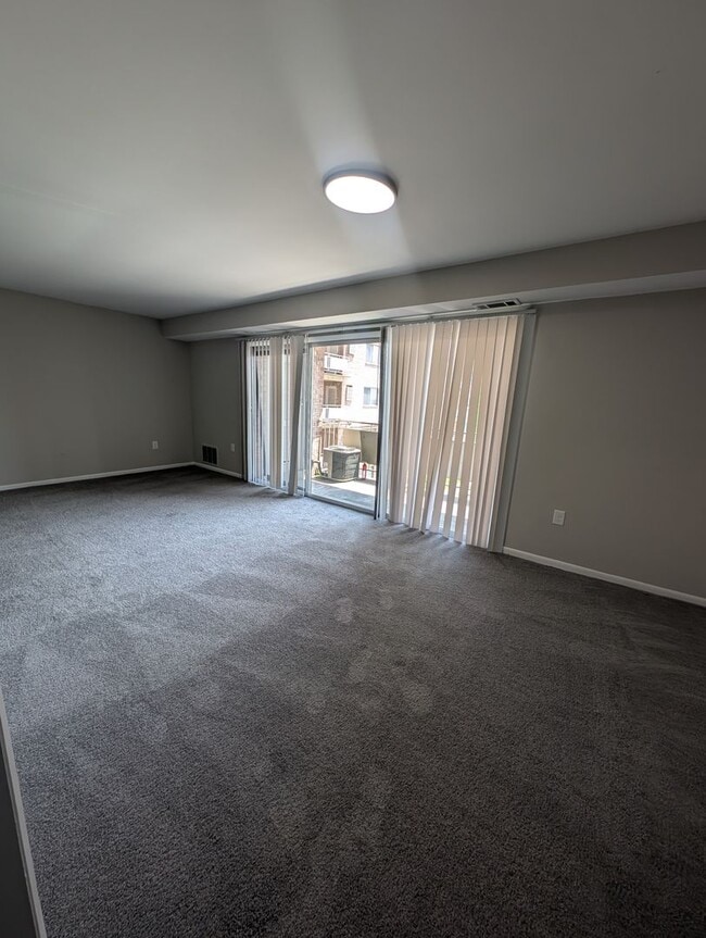 Photo - Bristol House Apartments