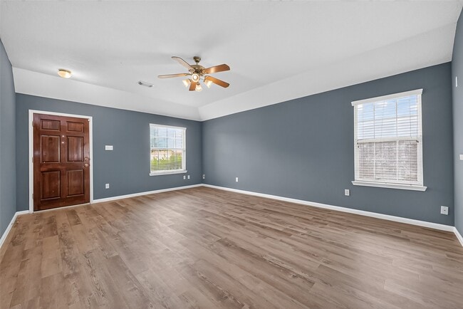 Photo - 7218 Fox Hall Ln
