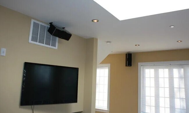 Photo - 148 Hillside St Unidad 2