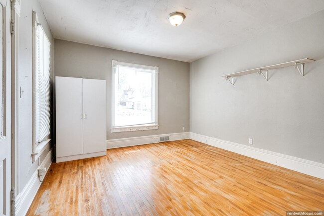 Photo - 218 E 8th St Unidad 218 E. 8th St.