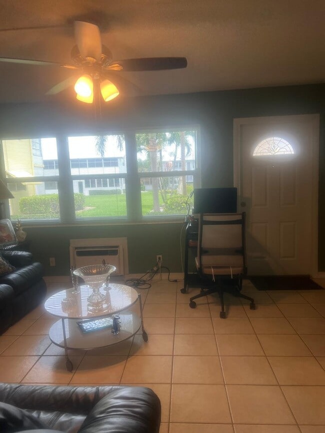Photo - 102 Sheffield E Unit 102