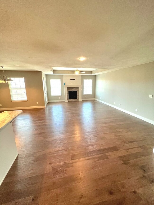 Luxuary in River Pointe Subdivision - Ozark! - Luxuary in River Pointe Subdivision - Ozark! House