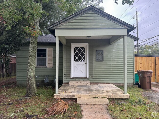 Building Photo - 3 bedroom 1 bath home in Biloxi